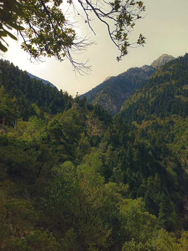 Exploring the Enchanting Kachala Canyon: A Hike from Tithorea to Dipotama